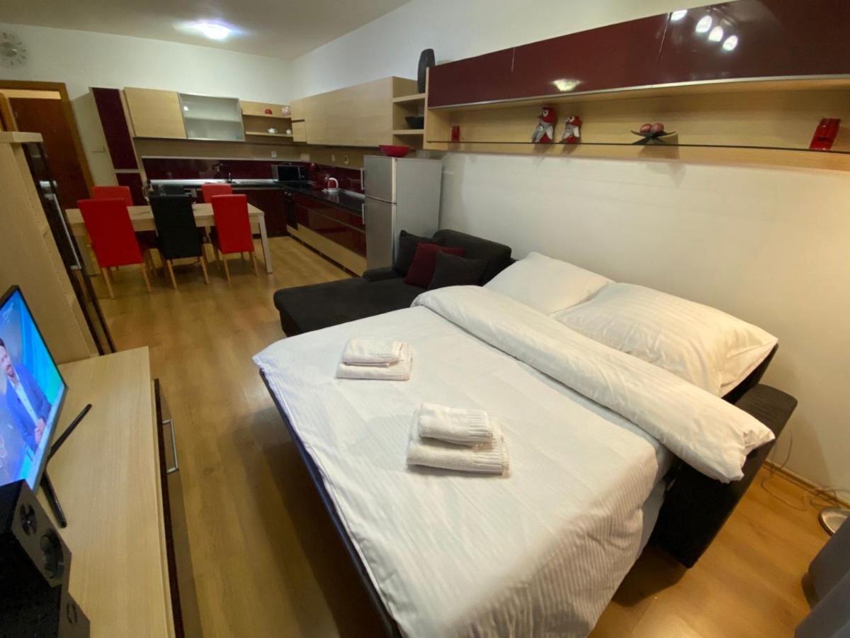 Apartman Velka Lomnica B8アパートメント エクステリア 写真